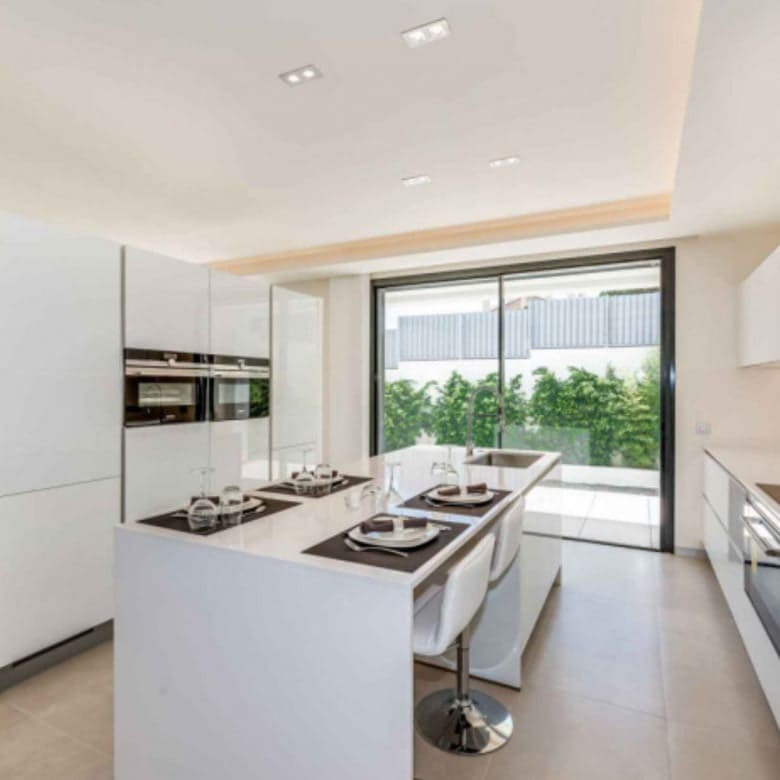 6 soveværelse Villa til salg i Marbella med swimmingpool garage - € 2.950.000 (Ref: 10065938)