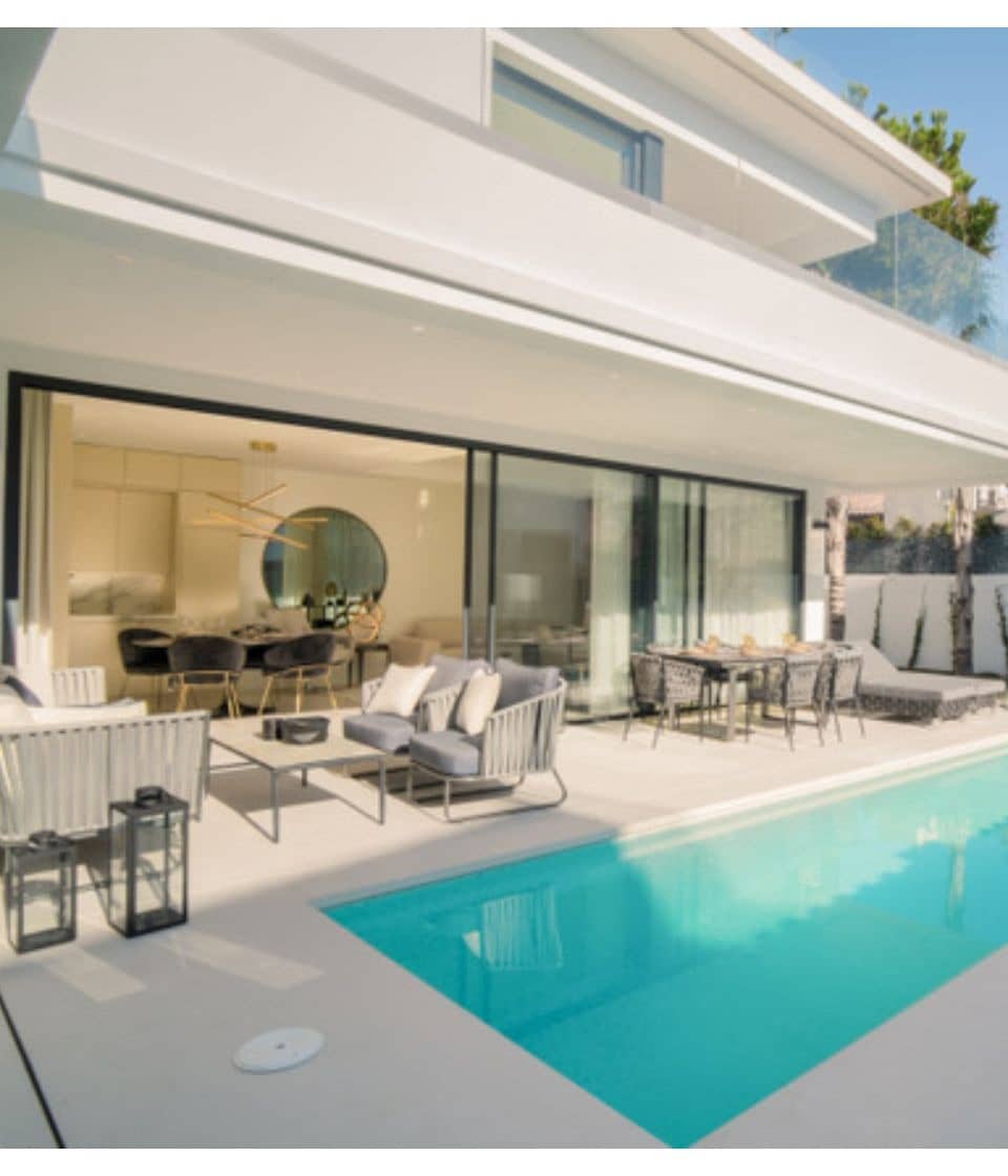 4 sypialnia Willa na sprzedaż w Golden Mile z basenem garażem - 3 250 000 € (Ref: 10065956)