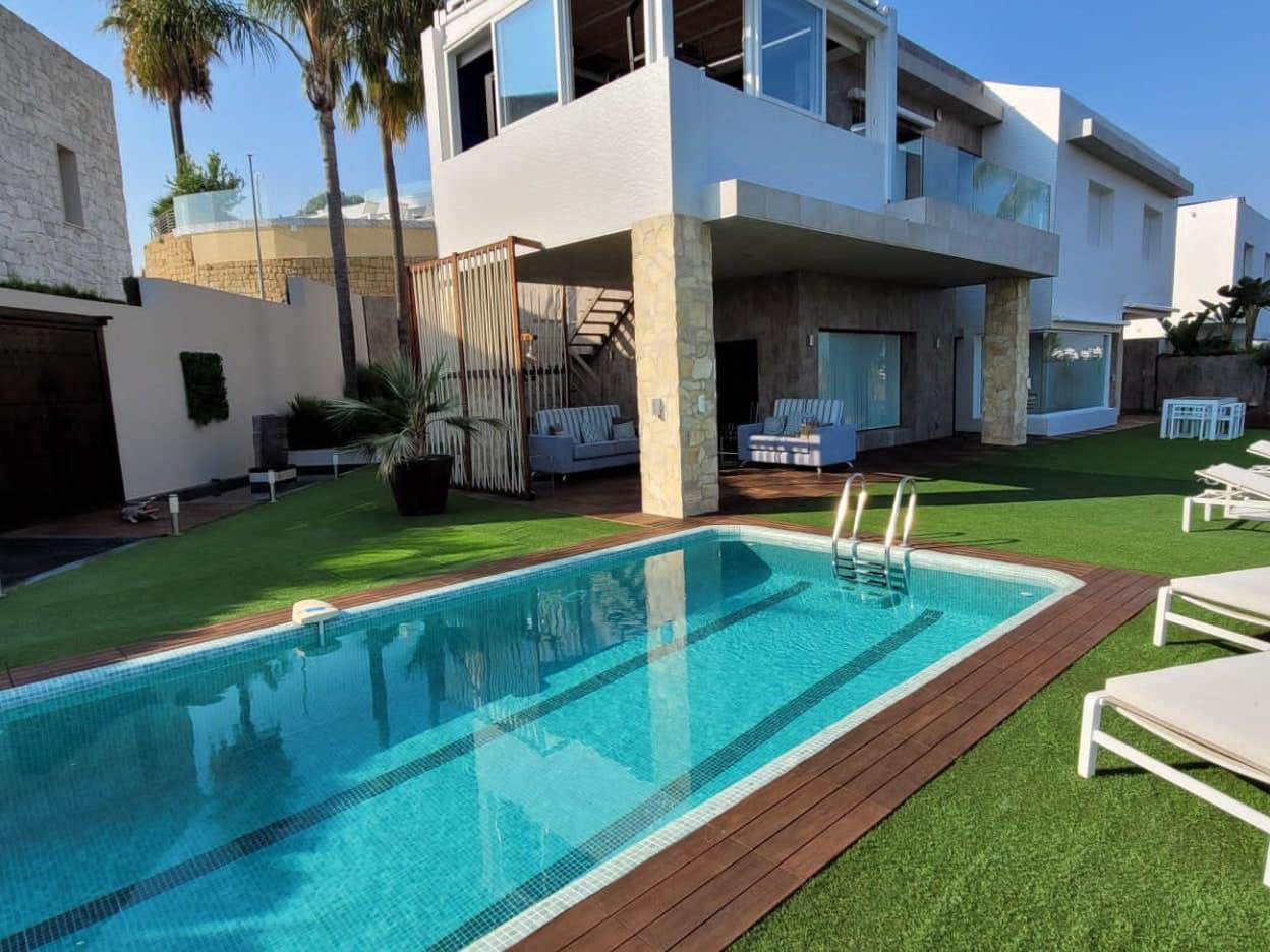 Chalet de 4 habitaciones en Benahavís en venta con piscina garaje - 1.850.000 € (Ref: 10065964)