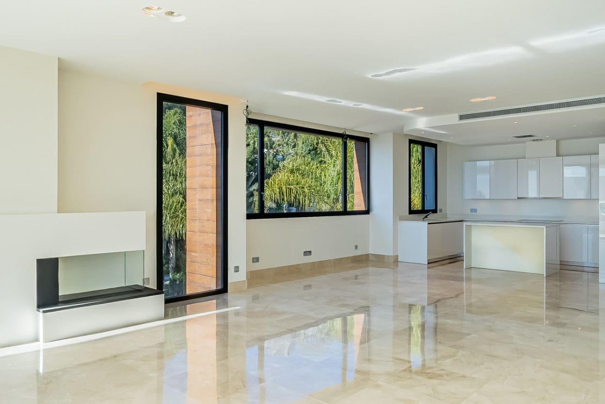 4 bedroom Apartment for sale in Marbella with pool garage - € 2,950,000 (Ref: 10065980)