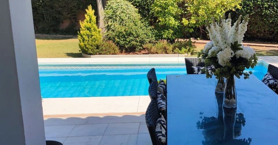 4 sypialnia Willa na sprzedaż w Nueva Andalucia z basenem garażem - 1 600 000 € (Ref: 10065992)