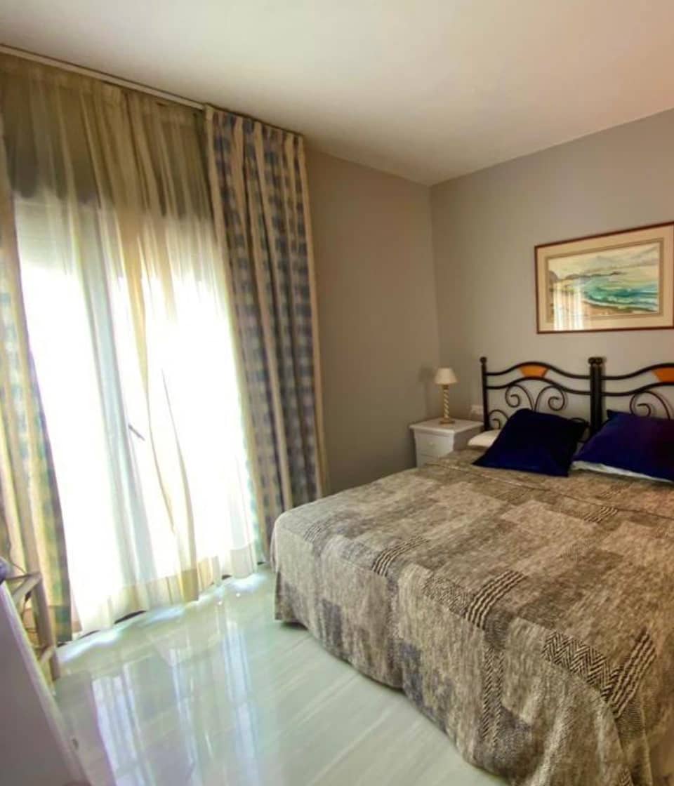 2 slaapkamer Appartement te koop in Puerto Banus met zwembad garage - € 585.000 (Ref: 10066010)