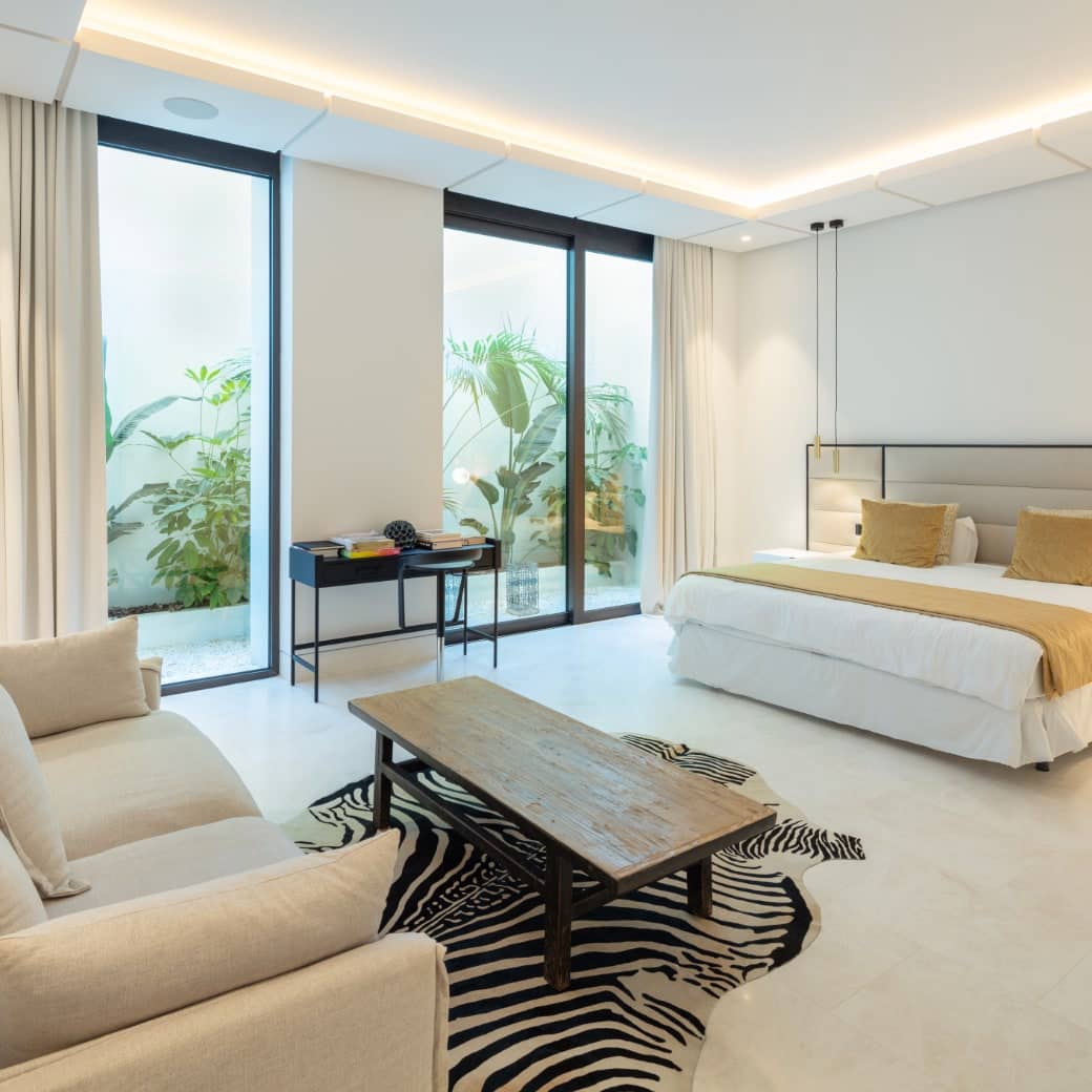 6 bedroom Villa for sale in Marbella with pool garage - € 13,500,000 (Ref: 10066011)
