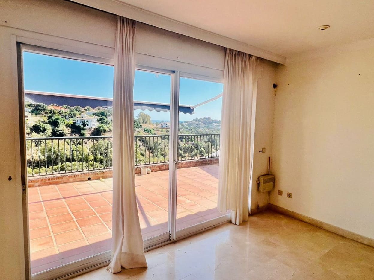 3 Zimmer Apartment zu verkaufen in La Quinta mit Pool Garage - 750.000 € (Ref: 10066027)