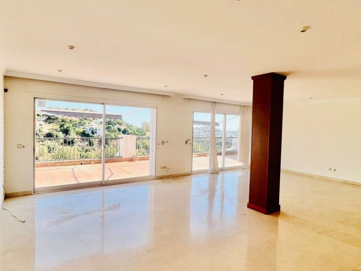 3 Zimmer Apartment zu verkaufen in La Quinta mit Pool Garage - 750.000 € (Ref: 10066027)