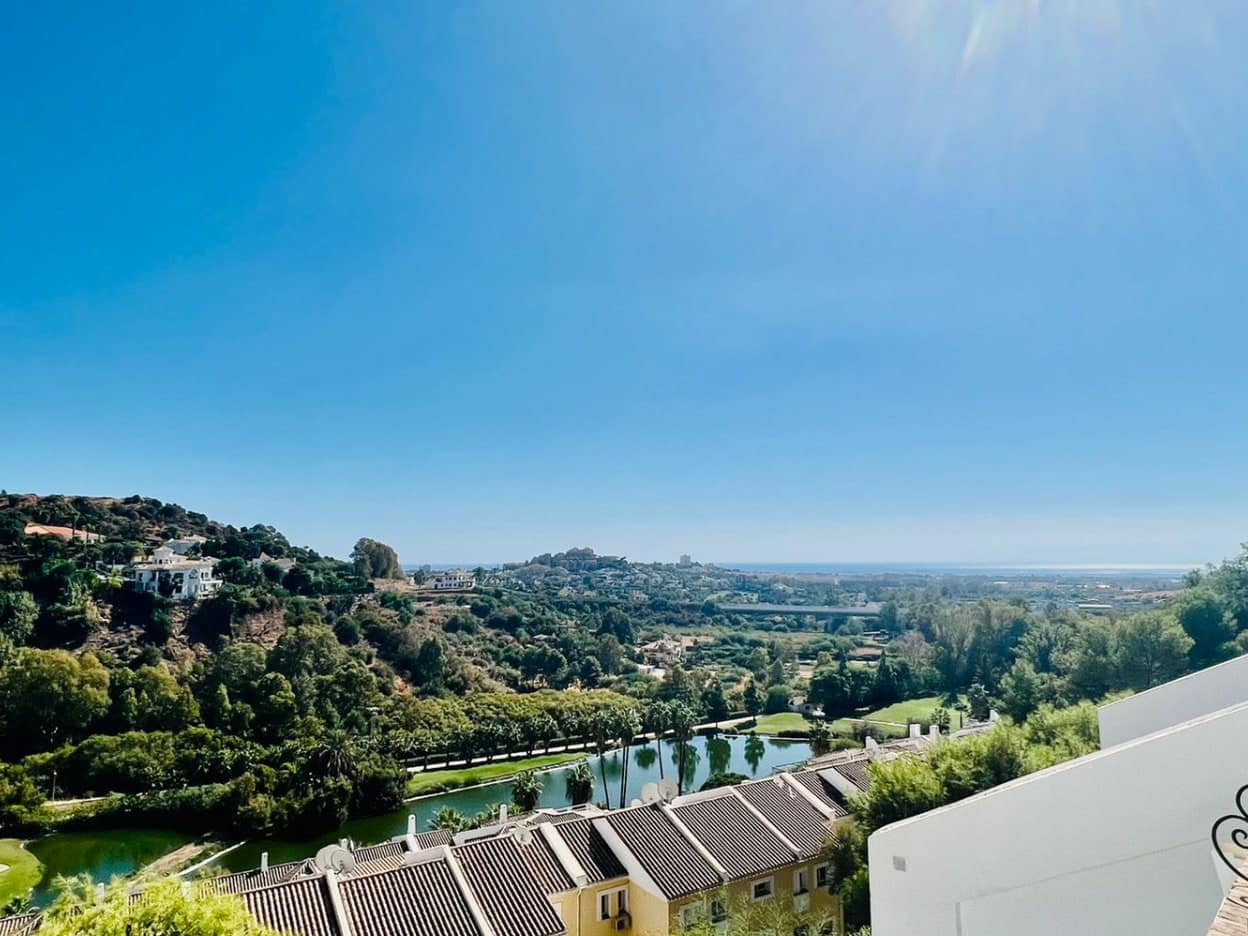 3 Zimmer Apartment zu verkaufen in La Quinta mit Pool Garage - 750.000 € (Ref: 10066027)