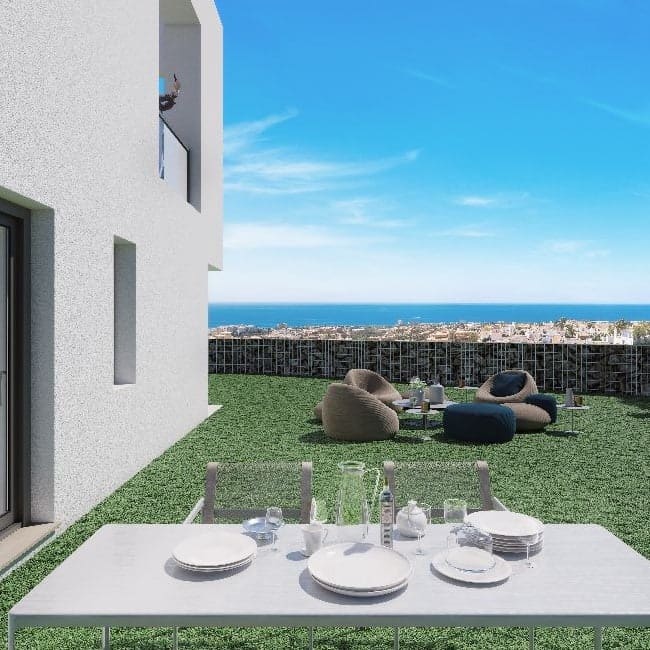 4 bedroom Villa for sale in Marbella with pool garage - € 388,000 (Ref: 10066031)