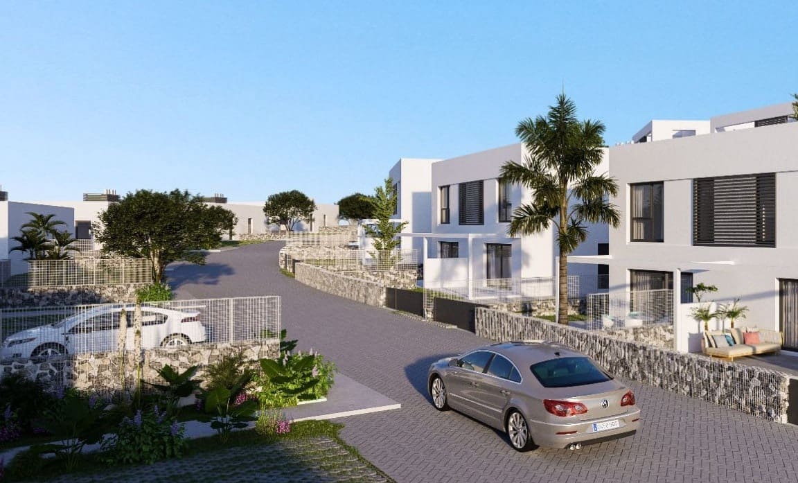 4 bedroom Villa for sale in Marbella with pool garage - € 388,000 (Ref: 10066031)