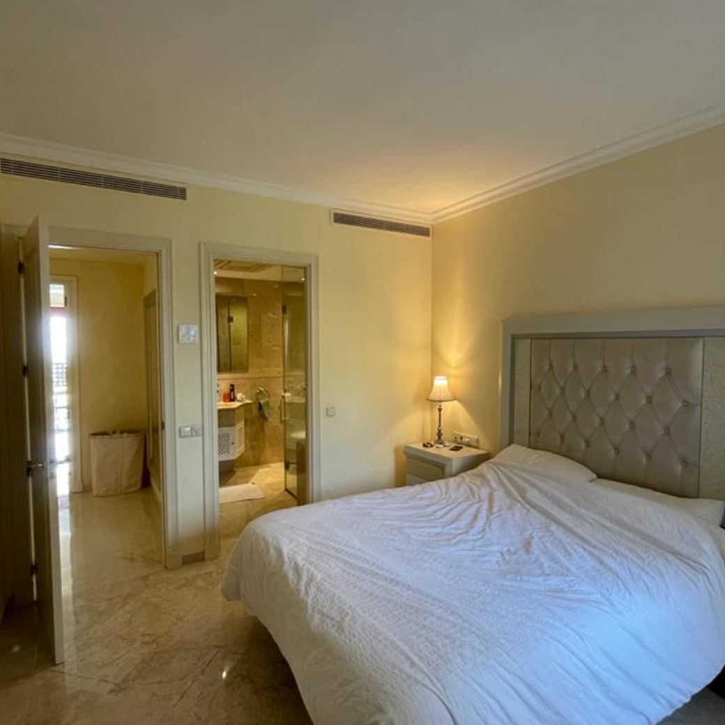 3 soverom Leilighet til salgs i Estepona med svømmebasseng garasje - € 1 495 000 (Ref: 10066032)