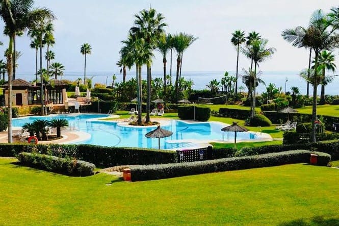 3 soverom Leilighet til salgs i Estepona med svømmebasseng garasje - € 1 495 000 (Ref: 10066032)