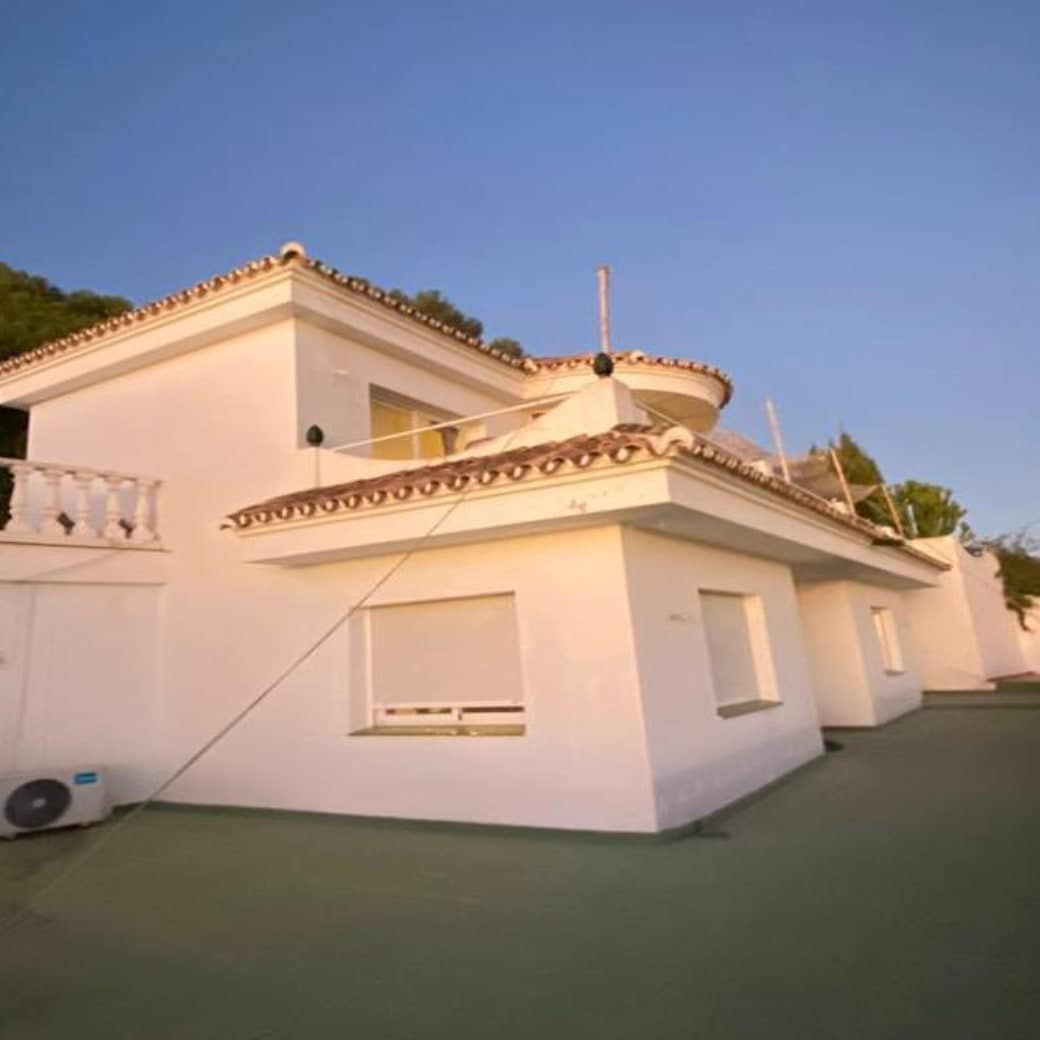 Chalet de 3 habitaciones en Nueva Andalucia en venta - 975.000 € (Ref: 10066068)