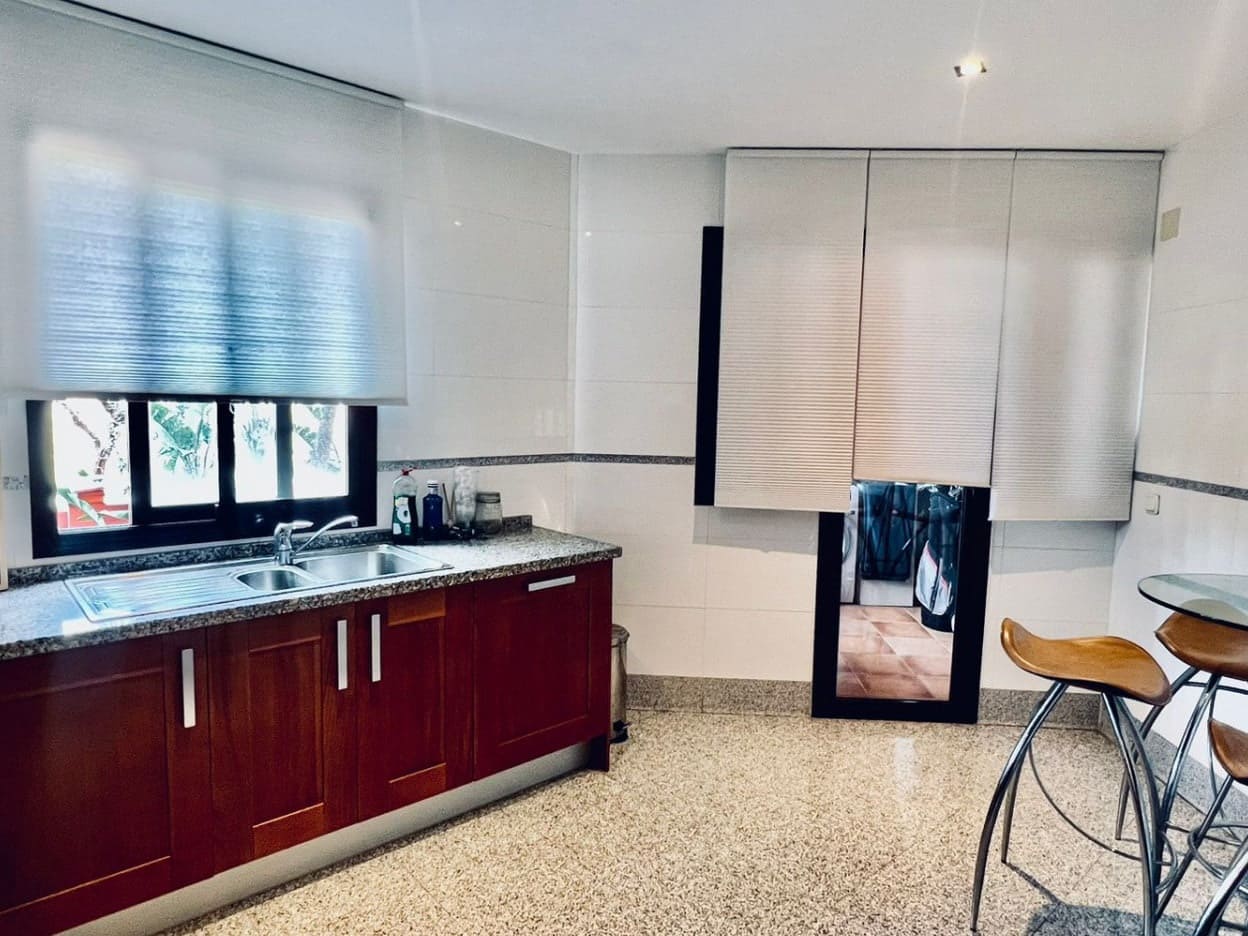 3 bedroom Apartment for sale in Marbella with pool garage - € 535,000 (Ref: 10066075)