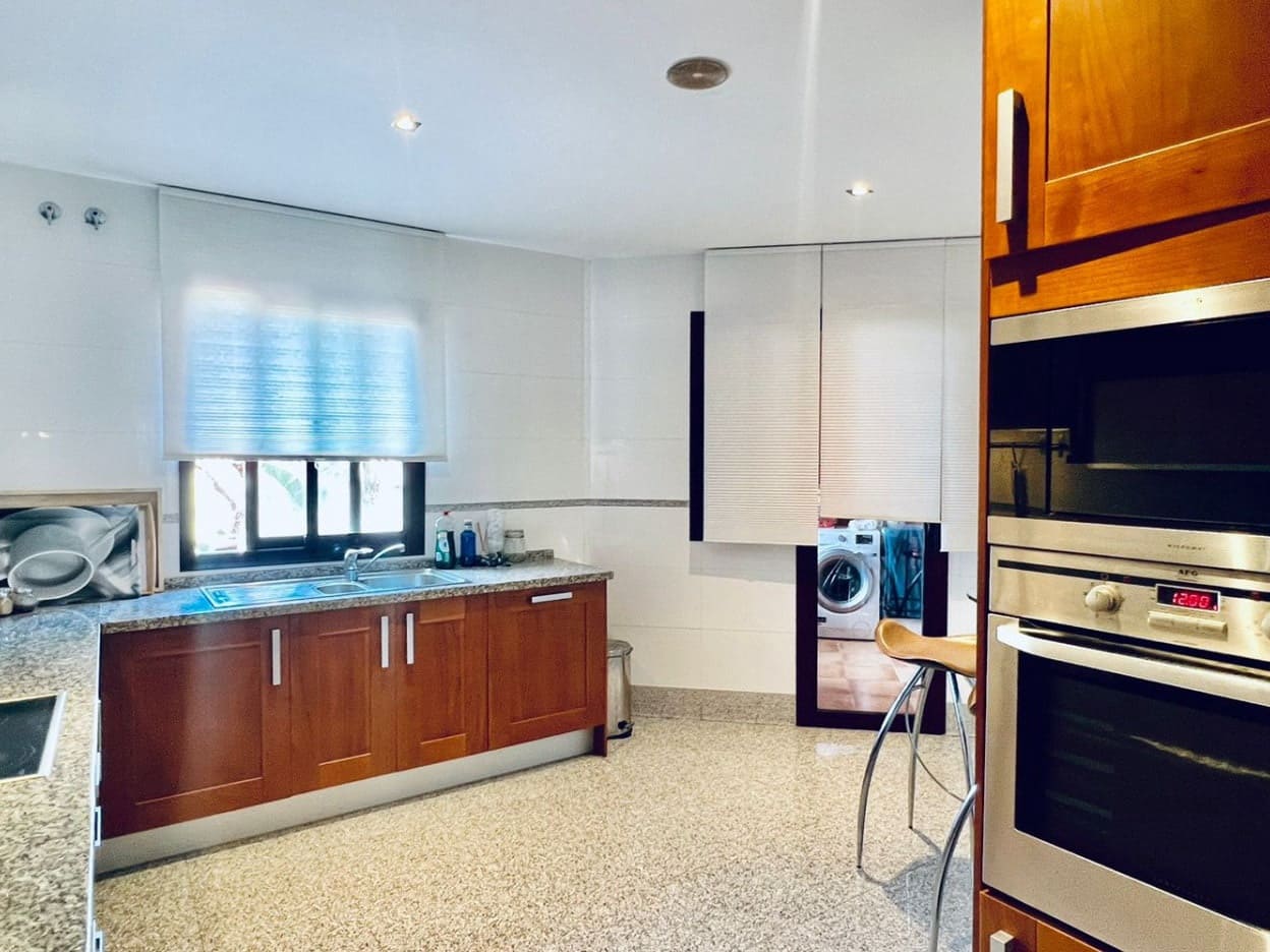 3 bedroom Apartment for sale in Marbella with pool garage - € 535,000 (Ref: 10066075)