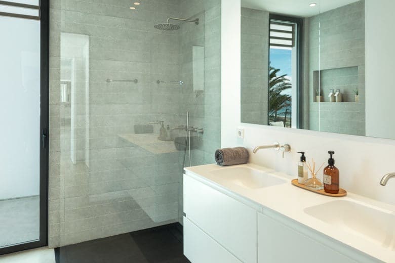 5 slaapkamer Villa te koop in Estepona met zwembad garage - € 4.900.000 (Ref: 10066076)