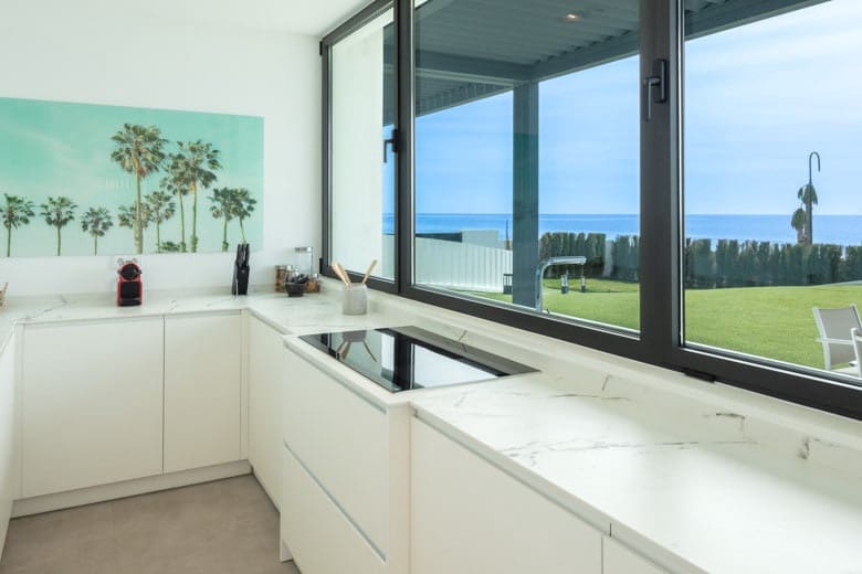 5 slaapkamer Villa te koop in Estepona met zwembad garage - € 4.900.000 (Ref: 10066076)