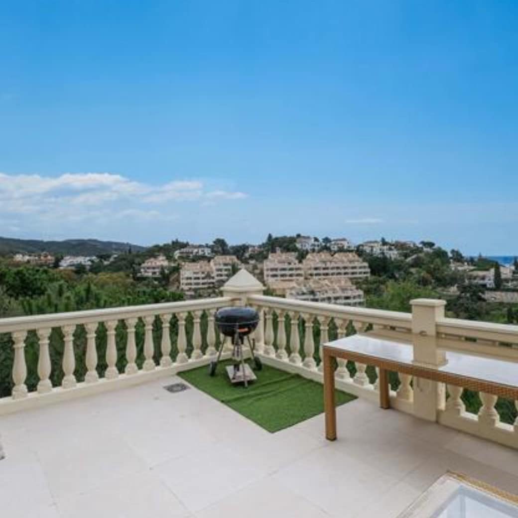 3 Zimmer Villa zu verkaufen in Marbella mit Pool Garage - 600.000 € (Ref: 10066079)