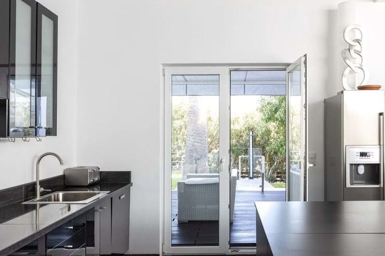 4 bedroom Villa for sale in Marbella with pool garage - € 1,700,000 (Ref: 10066090)