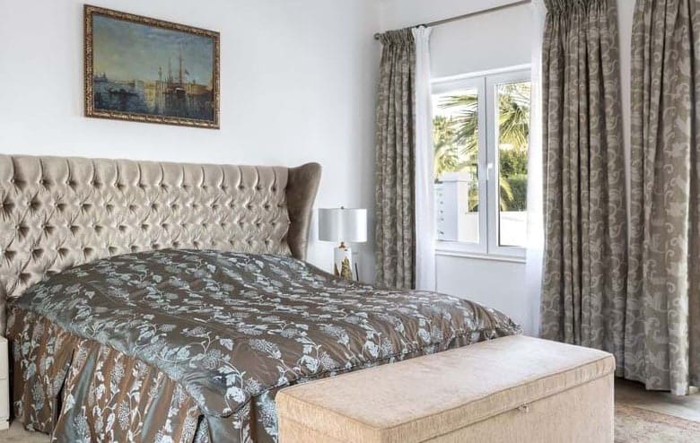 4 bedroom Villa for sale in Marbella with pool garage - € 1,700,000 (Ref: 10066090)