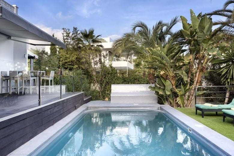 4 bedroom Villa for sale in Marbella with pool garage - € 1,700,000 (Ref: 10066090)