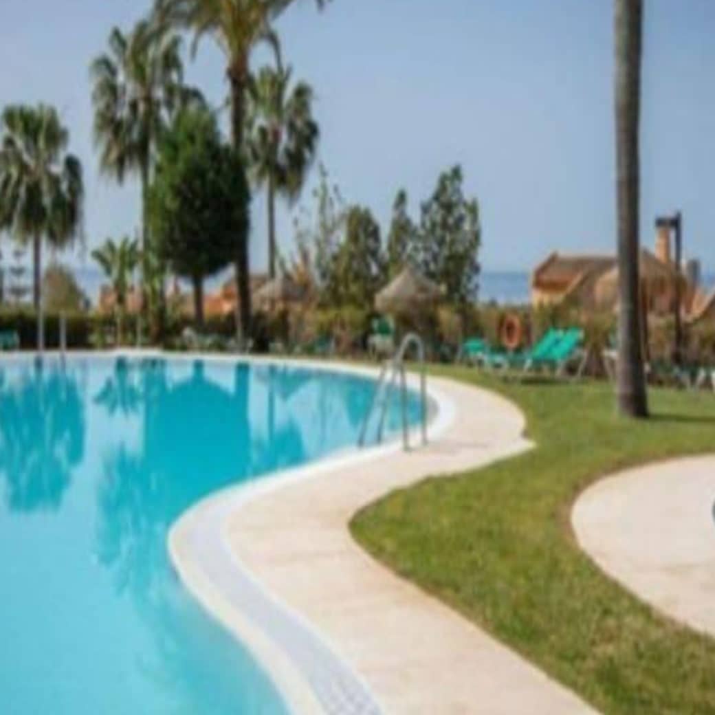 Apartamento de 3 habitaciones en Marbella en venta con piscina garaje - 495.000 € (Ref: 10066113)