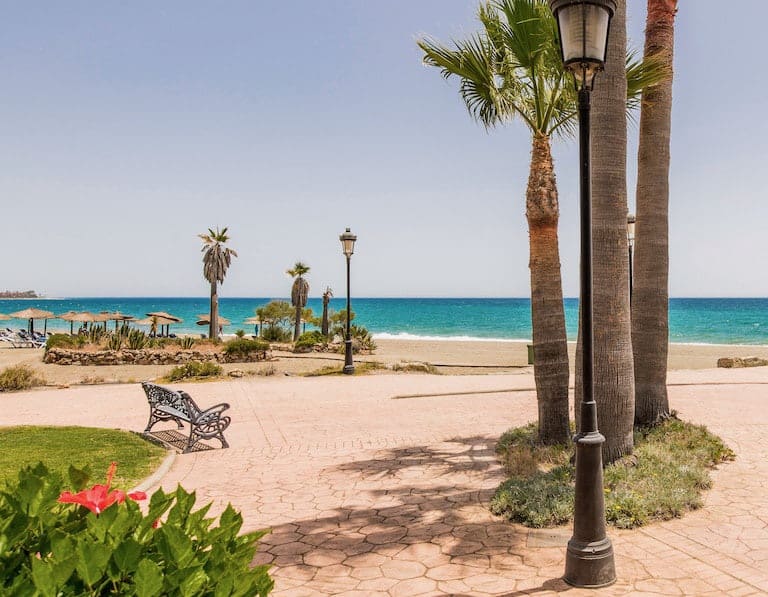 3 soverom Leilighet til salgs i Estepona med svømmebasseng garasje - € 1 395 000 (Ref: 10066136)