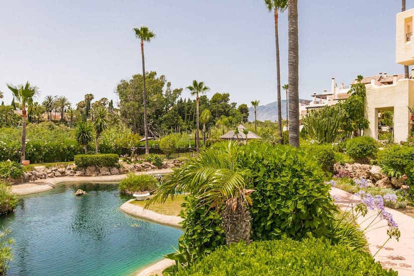 3 soverom Leilighet til salgs i Estepona med svømmebasseng garasje - € 1 395 000 (Ref: 10066136)