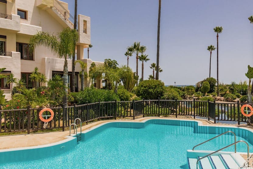 3 soverom Leilighet til salgs i Estepona med svømmebasseng garasje - € 1 395 000 (Ref: 10066136)