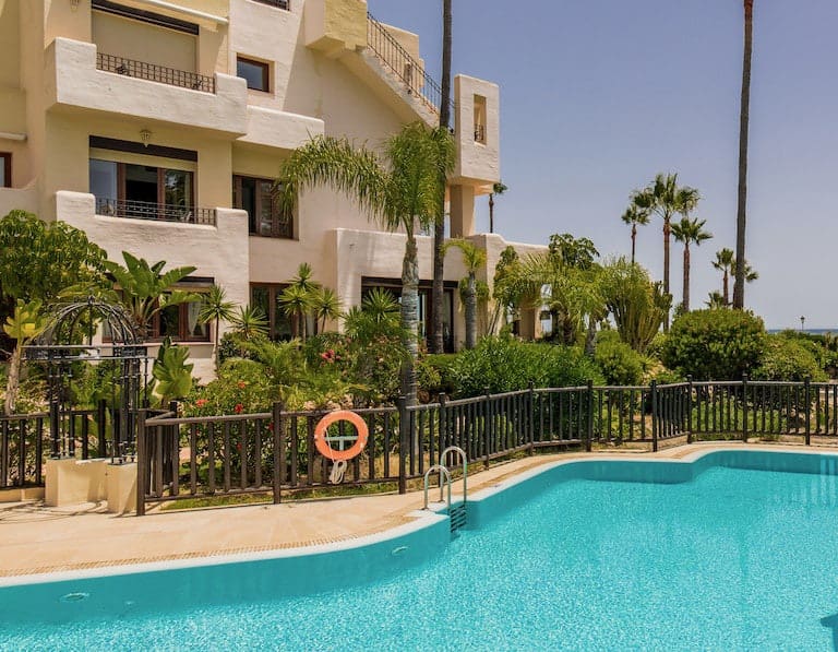 3 soverom Leilighet til salgs i Estepona med svømmebasseng garasje - € 1 395 000 (Ref: 10066136)
