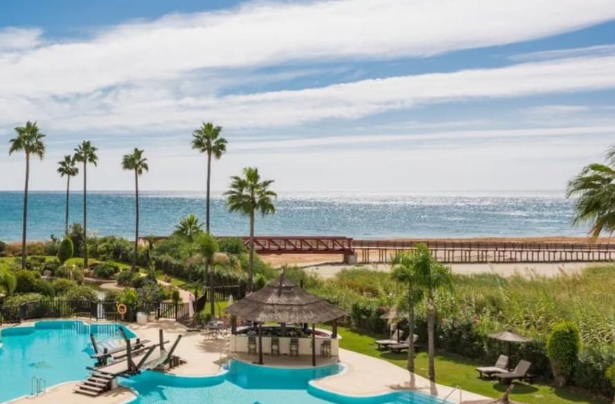 3 soverom Leilighet til salgs i Estepona med svømmebasseng garasje - € 1 395 000 (Ref: 10066136)