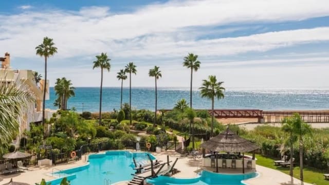 3 soverom Leilighet til salgs i Estepona med svømmebasseng garasje - € 1 395 000 (Ref: 10066136)
