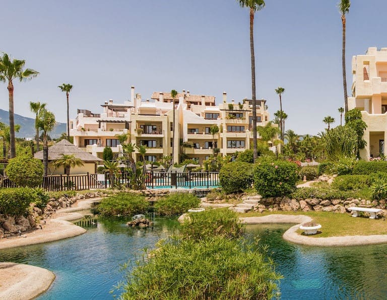 3 soverom Leilighet til salgs i Estepona med svømmebasseng garasje - € 1 395 000 (Ref: 10066136)