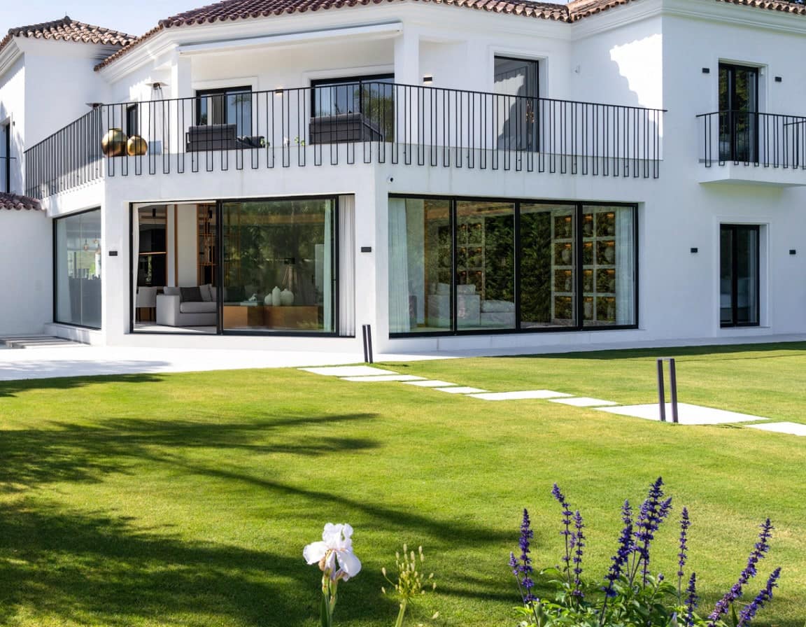 Chalet de 6 habitaciones en Marbella en venta con piscina - 3.995.000 € (Ref: 10066156)