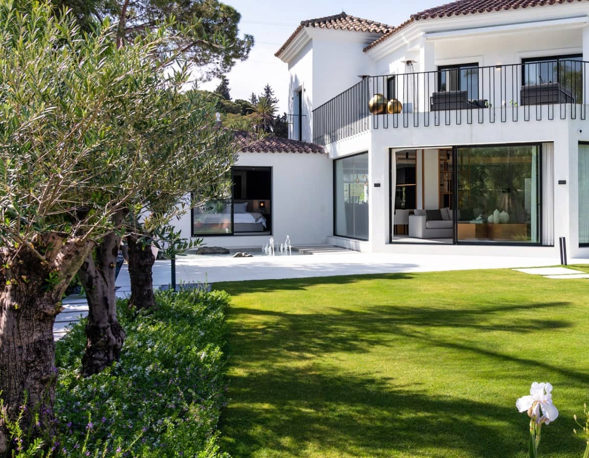Chalet de 6 habitaciones en Marbella en venta con piscina - 3.995.000 € (Ref: 10066156)