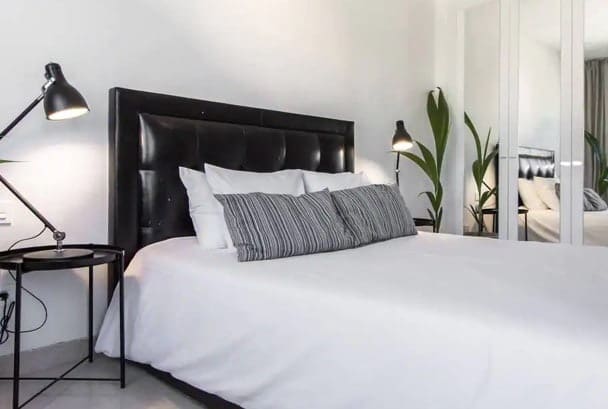 2 bedroom Apartment for sale in La Quinta with pool garage - € 650,000 (Ref: 10066166)