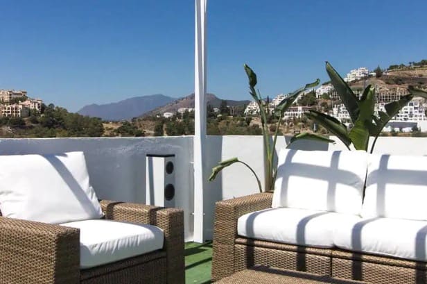 2 bedroom Apartment for sale in La Quinta with pool garage - € 650,000 (Ref: 10066166)