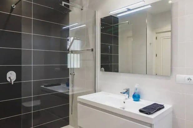 2 bedroom Apartment for sale in La Quinta with pool garage - € 650,000 (Ref: 10066166)