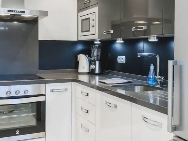 2 bedroom Apartment for sale in La Quinta with pool garage - € 650,000 (Ref: 10066166)
