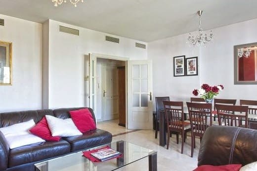 3 soveværelse Lejlighed til salg i Nueva Andalucia med swimmingpool garage - € 380.000 (Ref: 10066175)