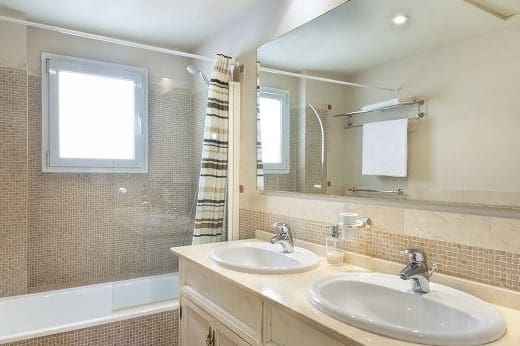 3 soveværelse Lejlighed til salg i Nueva Andalucia med swimmingpool garage - € 380.000 (Ref: 10066175)