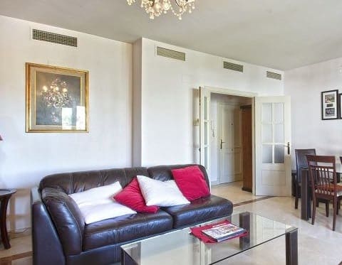 3 soveværelse Lejlighed til salg i Nueva Andalucia med swimmingpool garage - € 380.000 (Ref: 10066175)
