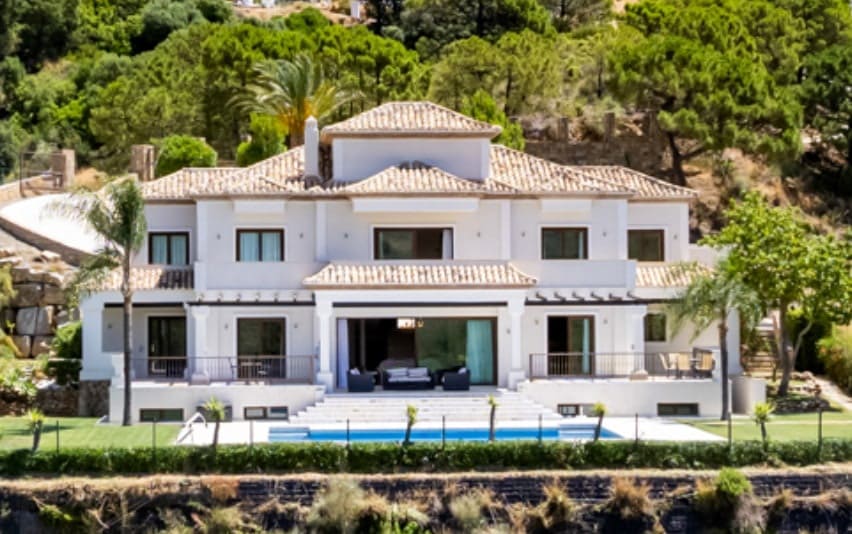 6 bedroom Villa for sale in Marbella with pool garage - € 2,750,000 (Ref: 10066179)