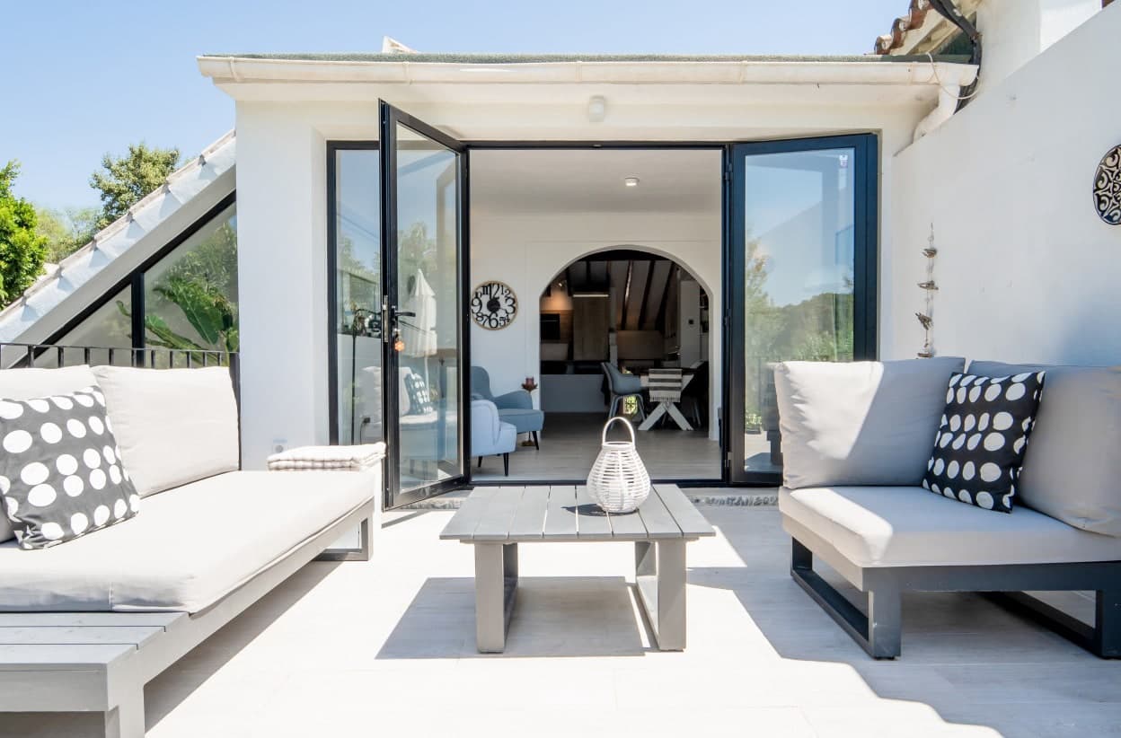 2 bedroom Villa for sale in New Golden Mile with pool garage - € 649,000 (Ref: 10066180)
