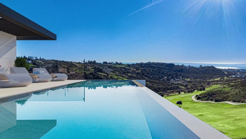 3 soveværelse Villa til salg i Marbella med swimmingpool garage - € 1.118.000 (Ref: 10066199)