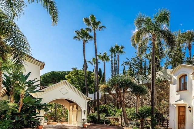 Chalet de 16 habitaciones en Marbella en venta con piscina garaje - 9.494.000 € (Ref: 10066282)
