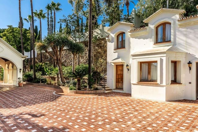 Chalet de 16 habitaciones en Marbella en venta con piscina garaje - 9.494.000 € (Ref: 10066282)