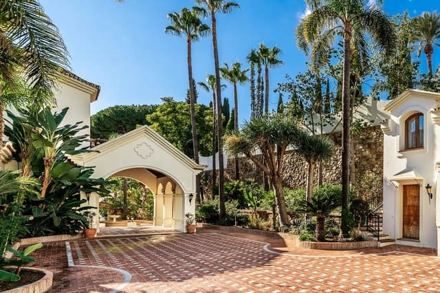 Chalet de 16 habitaciones en Marbella en venta con piscina garaje - 9.494.000 € (Ref: 10066282)