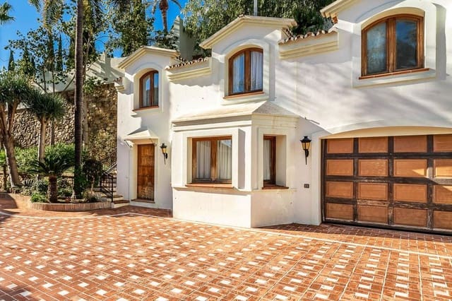 Chalet de 16 habitaciones en Marbella en venta con piscina garaje - 9.494.000 € (Ref: 10066282)