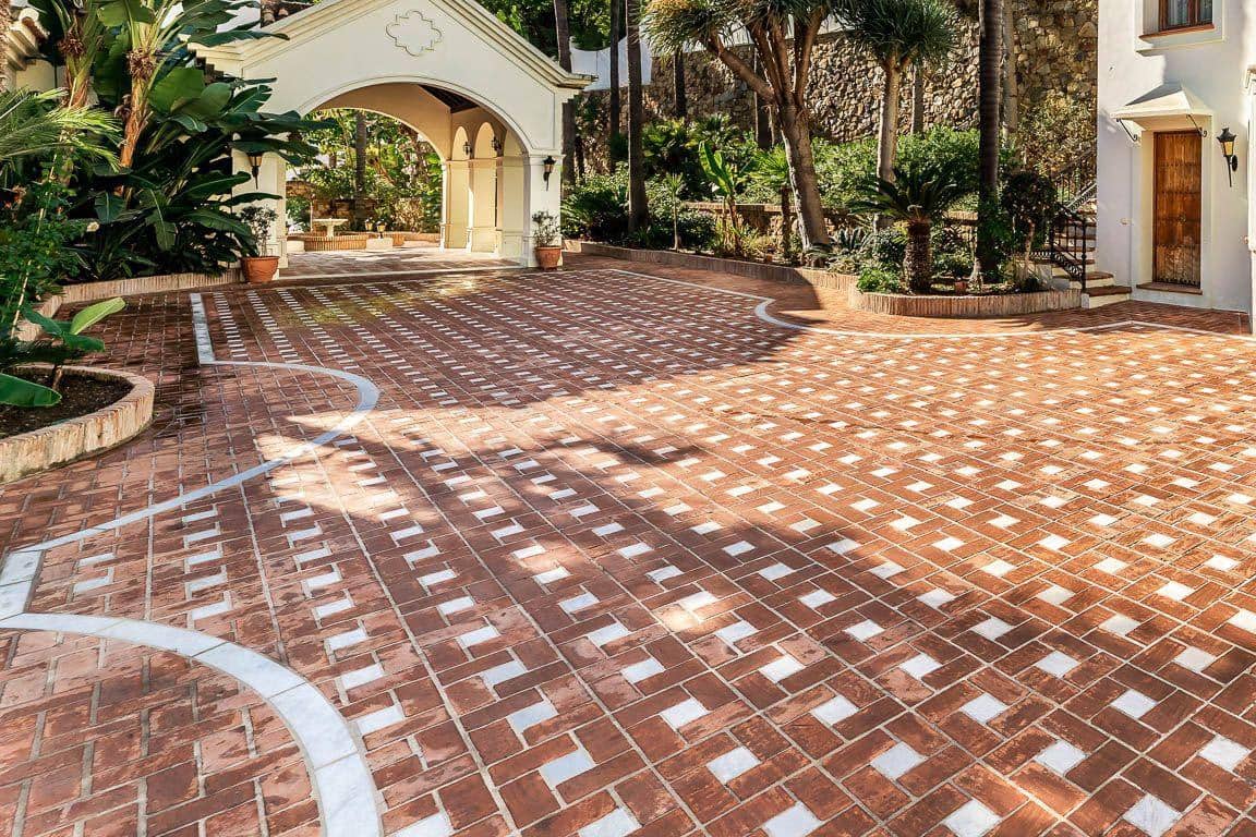 Chalet de 16 habitaciones en Marbella en venta con piscina garaje - 9.494.000 € (Ref: 10066282)