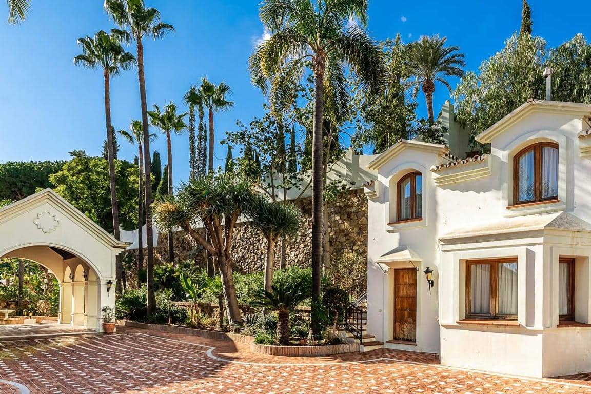 Chalet de 16 habitaciones en Marbella en venta con piscina garaje - 9.494.000 € (Ref: 10066282)