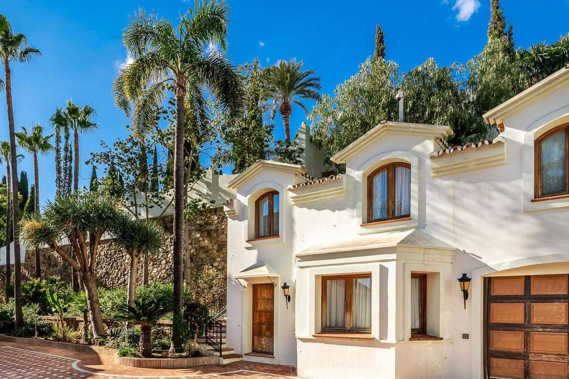 Chalet de 16 habitaciones en Marbella en venta con piscina garaje - 9.494.000 € (Ref: 10066282)